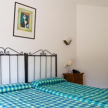 Hostal Rosales Es Pujols Exterior foto