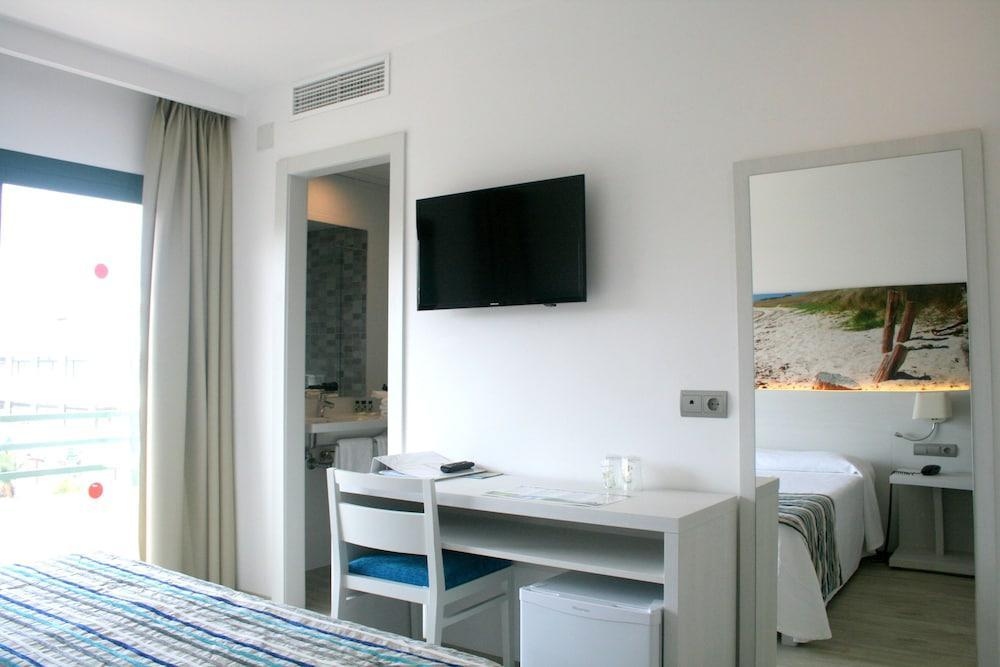 Hostal Rosales Es Pujols Exterior foto