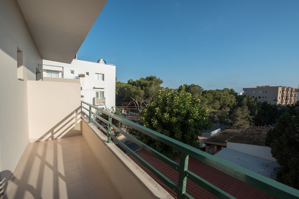 Hostal Rosales Es Pujols Exterior foto