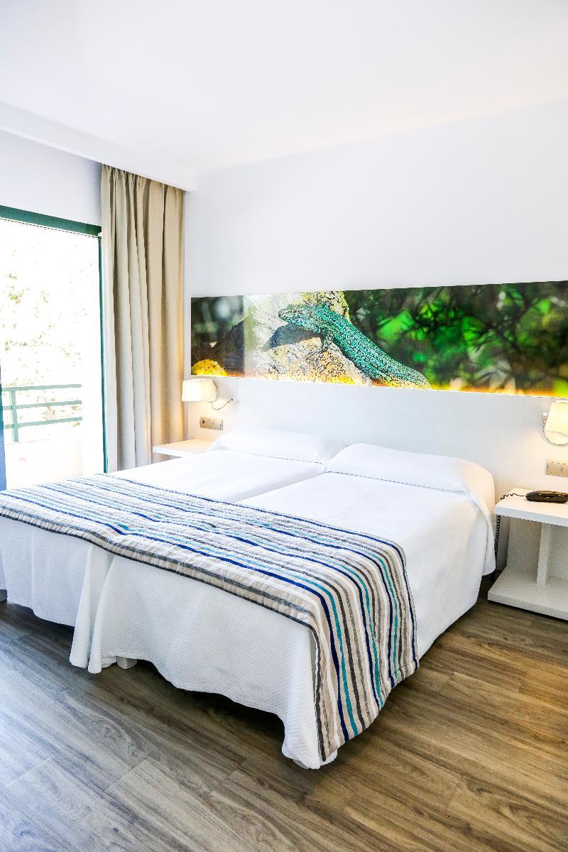 Hostal Rosales Es Pujols Exterior foto